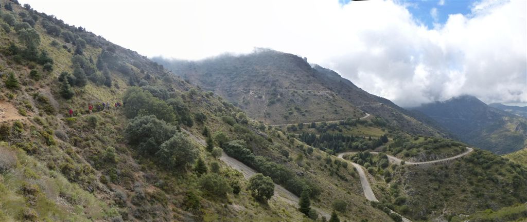 P1140698_P_espectacular trazado de carretera - Zahara- Grazalema.jpg