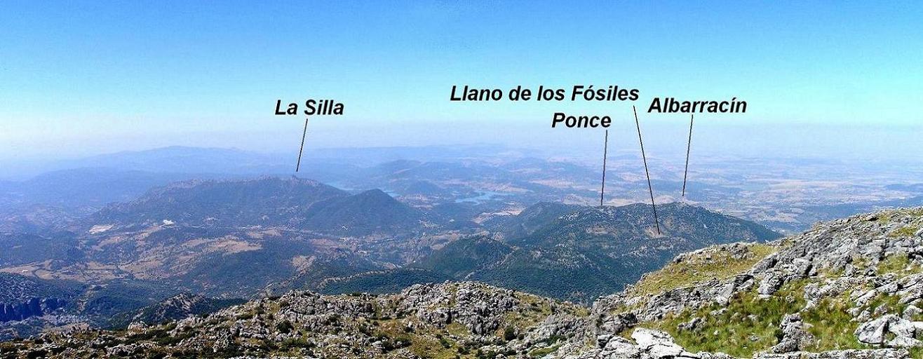 Panorámica desde El Torreón Sª Albarracín año 2010.jpg